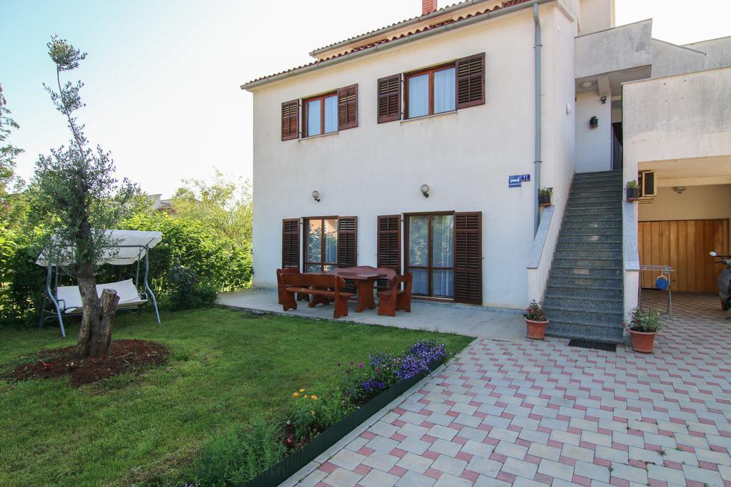 Apartments Milovan Fažana Exterior foto